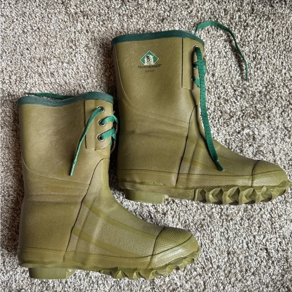 Northerner Junior heavy soled insulated rain boots steel shank farm boots